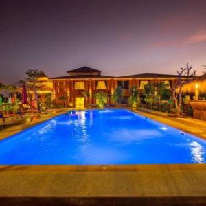 Acacia Hotel