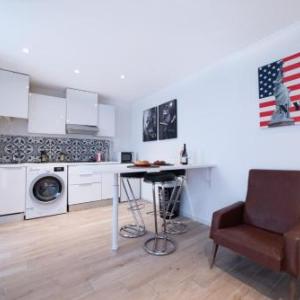 Room in Apartment - The New York Roanne