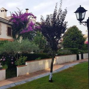 Girorooms casa adosada jardin s'agaró bugambilia