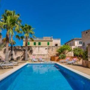 Maria de la Salut Holiday Home Sleeps 10 with Pool Air Con and WiFi