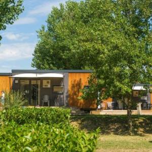 Ecolodge in the middle of beautiful nature near Lyon