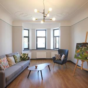 Spacious and elegant flat in historic Riga