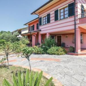 Amazing home in Sarzana w/ 5 Bedrooms