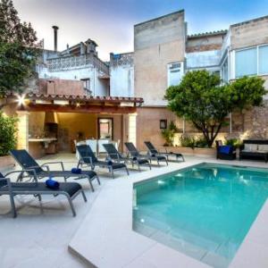 Pollenca Town House Sleeps 8 with Pool and Air Con