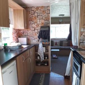 Immaculate 3-Bedroom Caravan on Combe Haven