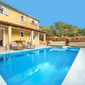 Neromylos Villa Sleeps 6 with Pool and Air Con