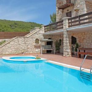 Koiliomenos Villa Sleeps 12 with Pool and Air Con