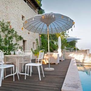 Case di San Martino Villa Sleeps 6 with Pool and Air Con