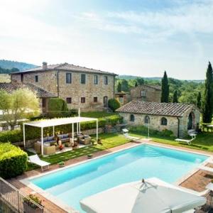 Arezzo Villa Sleeps 20 with Pool