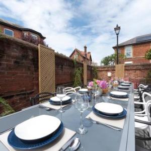 Southsea Villa Sleeps 20