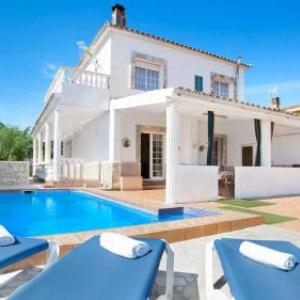 Villa in Tordera Sleeps 8 with Pool