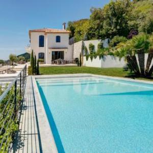 Grasse Villa Sleeps 8 with Pool and Air Con