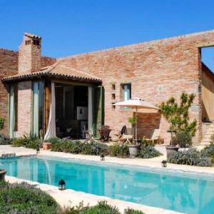 Fontelunga Villa Sleeps 6 with Pool and Air Con