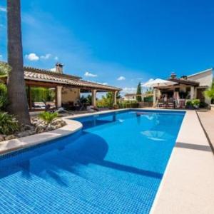 Holiday Home in Lloseta Sleeps 6 with Pool Air Con and WiFi
