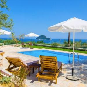 Aghios Sostis Villa Sleeps 6 with Pool Air Con and WiFi