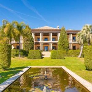 Marbella Villa Sleeps 12 with Pool and Air Con