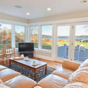 446A - Expansive home ocean views outdoor space close to downtown and beach!