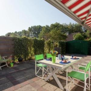 Nice semi-bungalow with a lot of privacy and a sunny garden near Noordwijkerhout