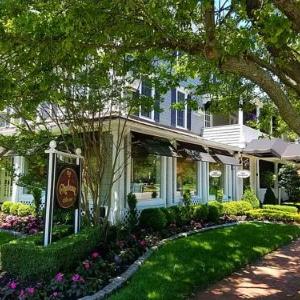 Chateau Inn and Suites
