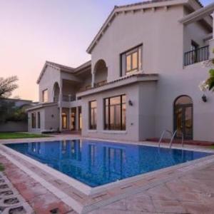 Maison Privee - Villa on Beach w Private Pool The Palm Jumeirah