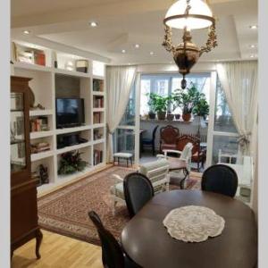 Snug Homely Apartment by the Temple