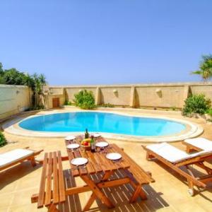 Santu Pietru Villa Sleeps 5 with Pool and WiFi