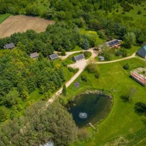 Hawk Valley Retreat & Cottages