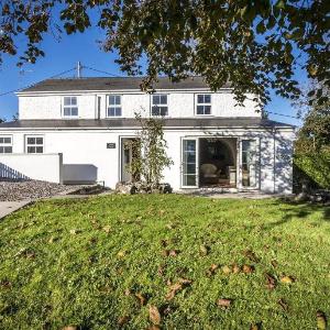 Barn Conversion - Hot Tub - Penally - Tenby