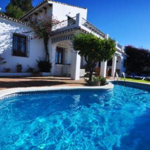 Mijas Villa Sleeps 8 Pool Air Con WiFi