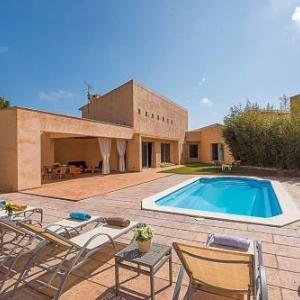 Son Servera Villa Sleeps 8 Pool WiFi