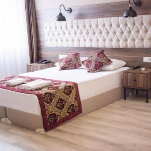 The Reina Hotel