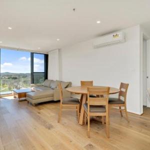 Modern 1-Bed Apartment With Parking Pool and Gym