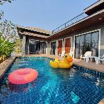 Peak pool villa