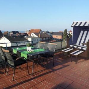 Schöne kleine Ferienwohnung mit großer Dachterrasse und Ostseeblick