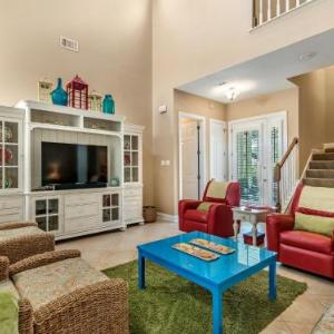 Seabreeze~ Forget your worries at this bright 4BR/3BA beach house!