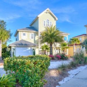 Bella Vue~ Stunning 3BR/3 1/2 BA beach house minutes from the Gulf!