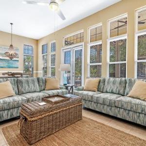 Gulf Haven - Professionally Decorated and Furnished - Take a Look!