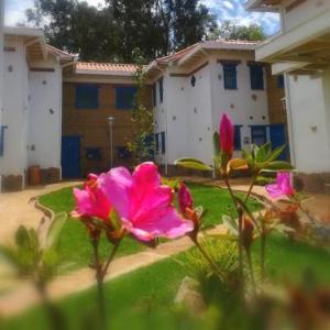 HOTEL & CABAÑAS CASHILUNA