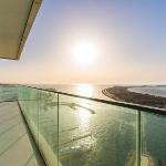 LUXFolio Retreats - The Best 360 Sea Views Dubai