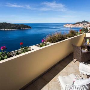 sea view apartments- one bedroom apartment with balcony and sea view- zlatni ...