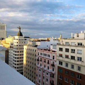 Studio in Madrid with wonderful city view furnished terrace and WiFi