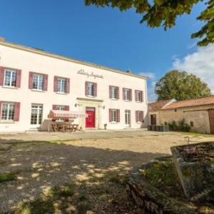 Studio in Mouterre Silly with shared pool enclosed garden and WiFi 80 km from the beach