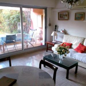 Apartment with 3 bedrooms in Cagnes sur Mer with enclosed garden