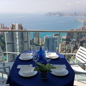 One-bedroom apartment on the 36th floor - sea view