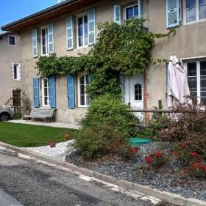 Gîte Charix 5 pièces 6 personnes - FR-1-493-311