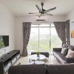 Cozy 3-bedroom condo w Pool for 6 |Seri Kembangan