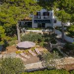 Luxury Villa on the Beach w./ sunny GardenParking Seget Vranjica