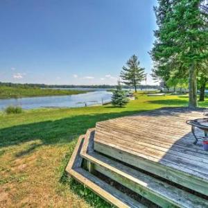 Lakefront 2BR Hale Cabin w/ Access to Boat Ramp!