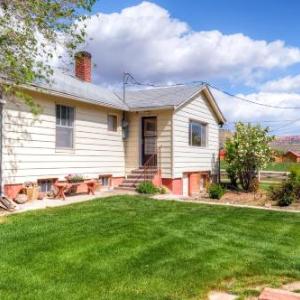 Charming Tropic Home by a Farm Near Bryce Canyon!