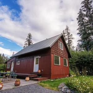 Secluded Seward Home Patio 2 Mi to Kenai Fjords!